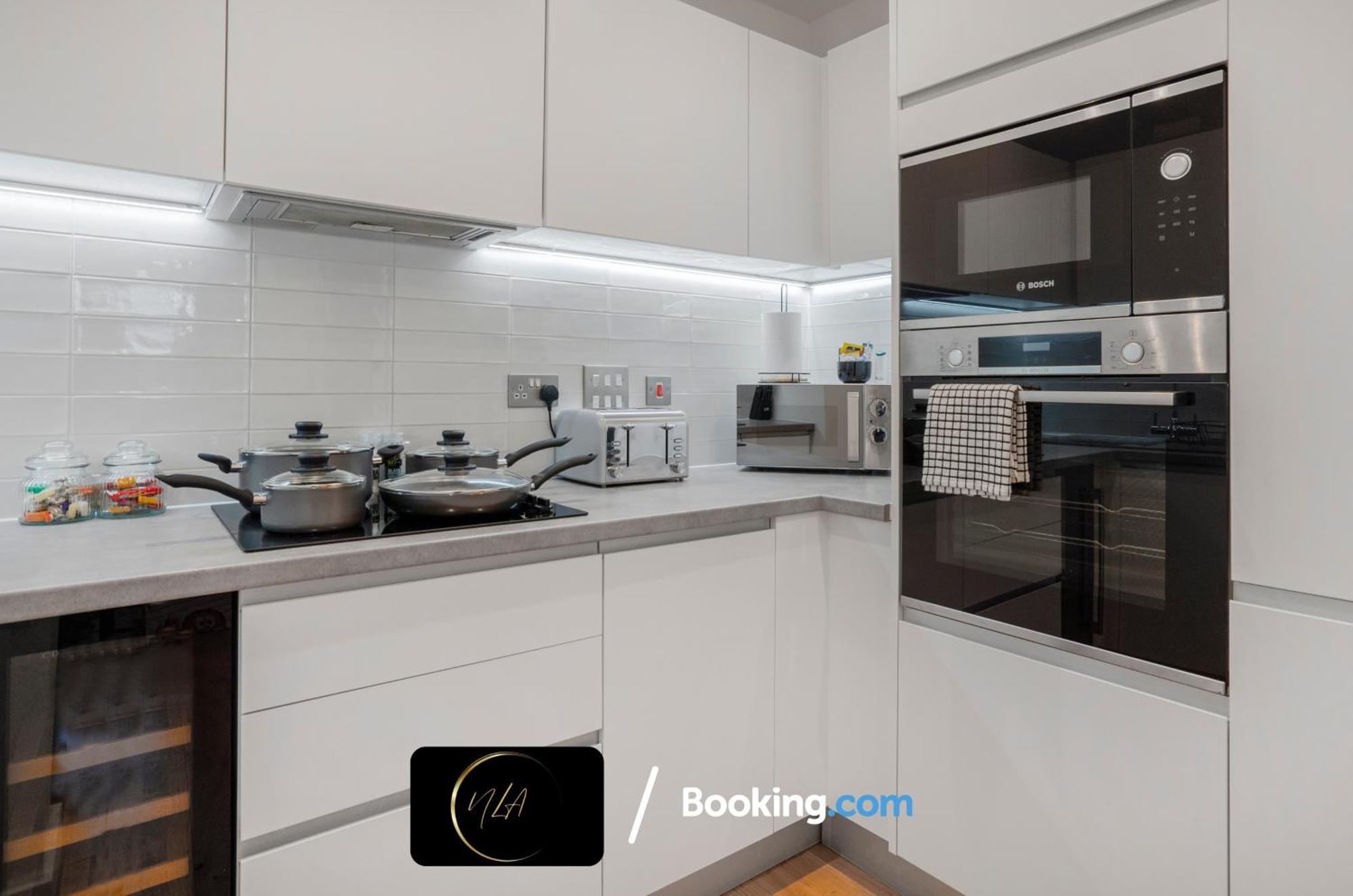 City Centre Apartment With Free Parking, 2 Bathrooms, Netflix And Wifi - Suitable For Contractors And Families - By Noor Luxury Accommodations ברמינגהאם מראה חיצוני תמונה